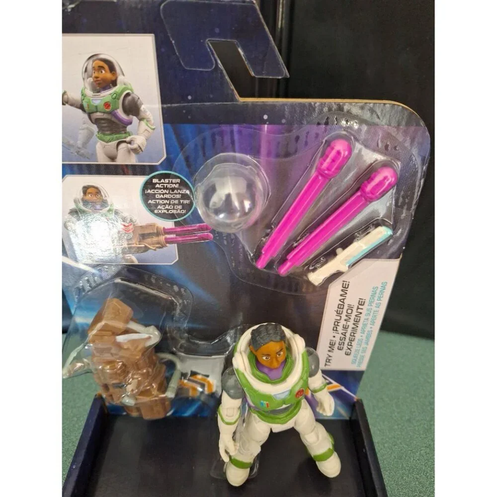 Disney Pixar Lightyear – Mission Equipped Izzy Hawthorne Action Figure – NEW!